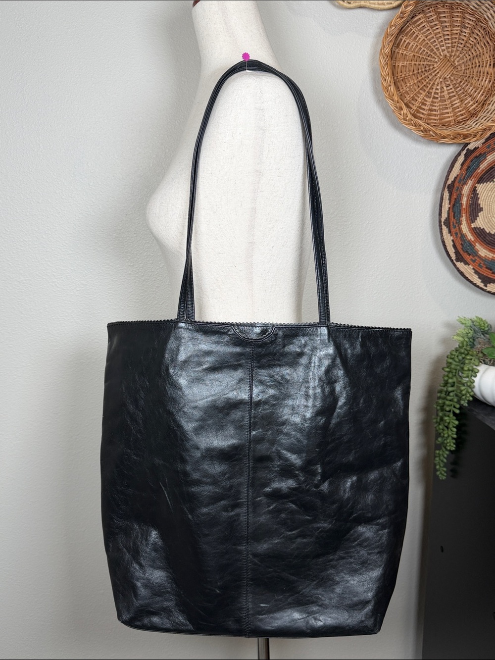 Latico Nora Scallop Trim Black Leather Shoulder Tote Bag Purse Floral Interior